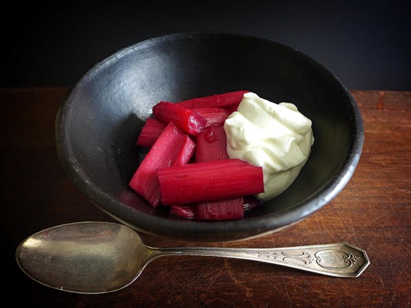 Red wine roasted-rhubarb compote