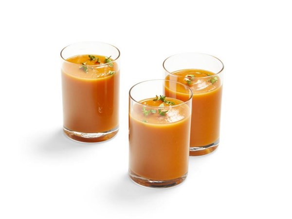 Ree Drummond's carrot-thyme soup