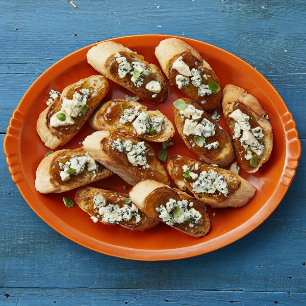 Ree's fig and blue cheese bruschetta