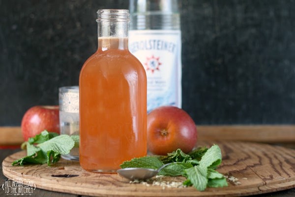 Refreshing apple shrub syrup