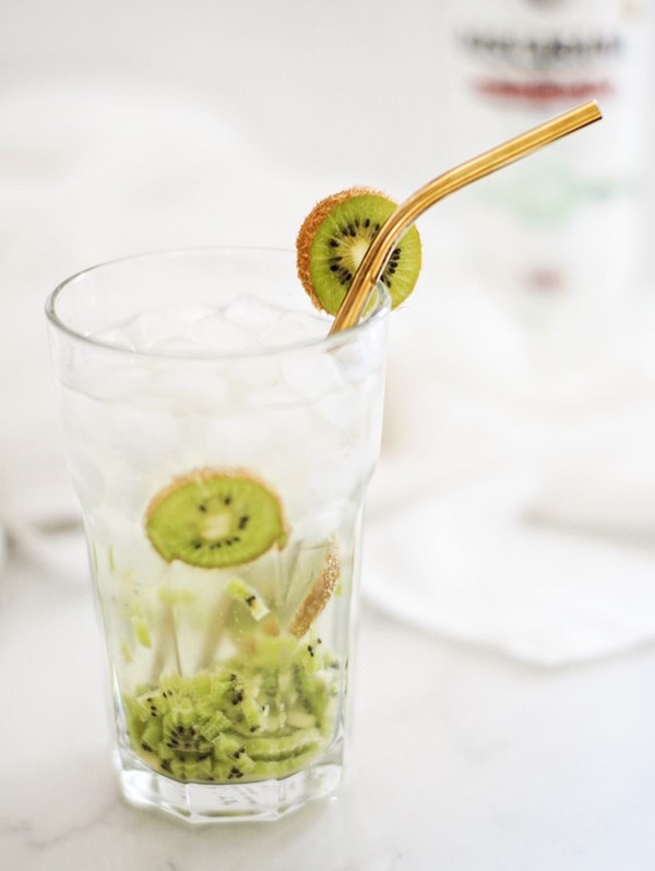 Refreshing kiwi cocktail