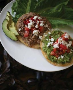 Refried bean tostadas and guacamole tostadas (Tostadas con frijol y tostadas con aguacate)