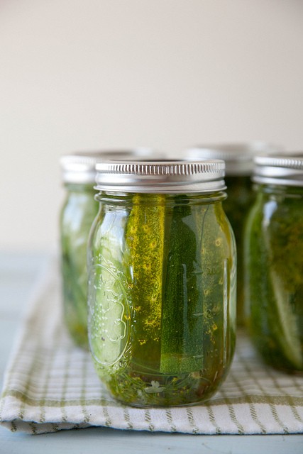 Refrigerator dill pickles