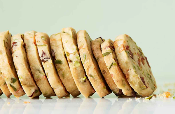 Refrigerator fruit and nut cookies
