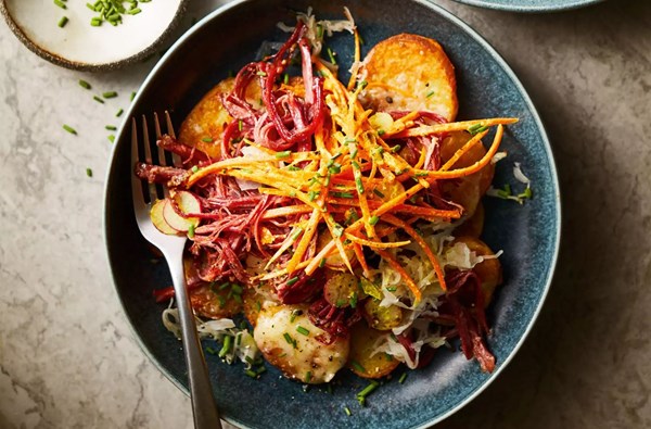 Reuben hash with carrot & radish slaw
