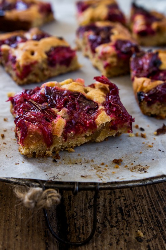 Rhubarb & ginger blondies