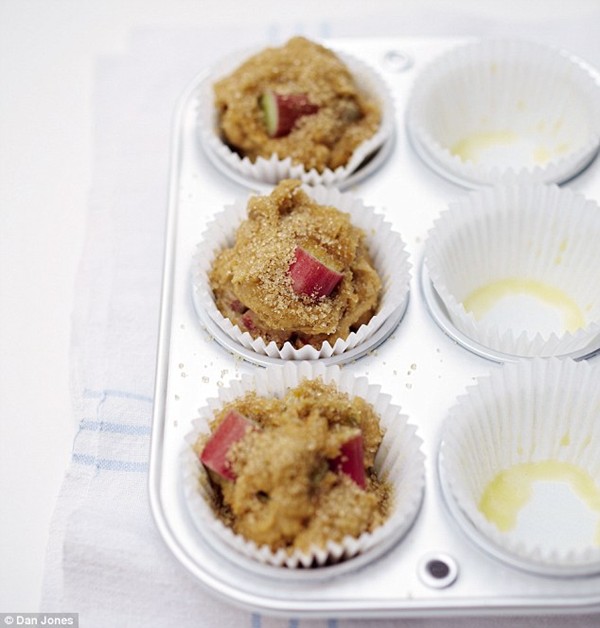 Rhubarb & orange muffins