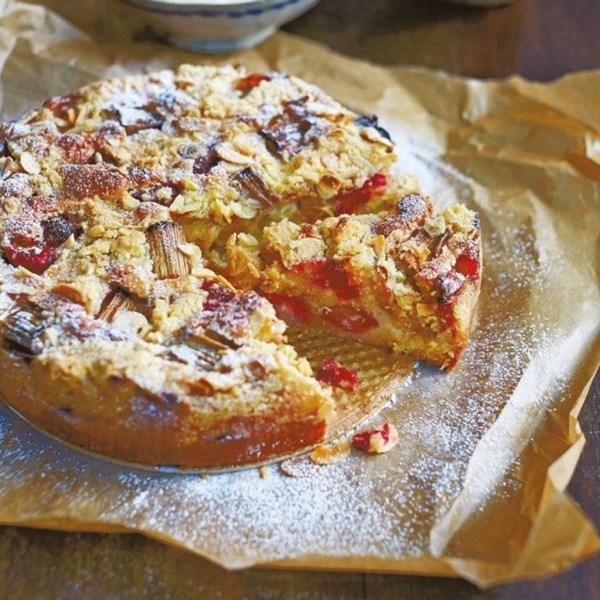 Rhubarb & raspberry crumble cake