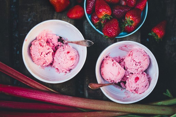 Rhubarb & strawberry ripple froyo