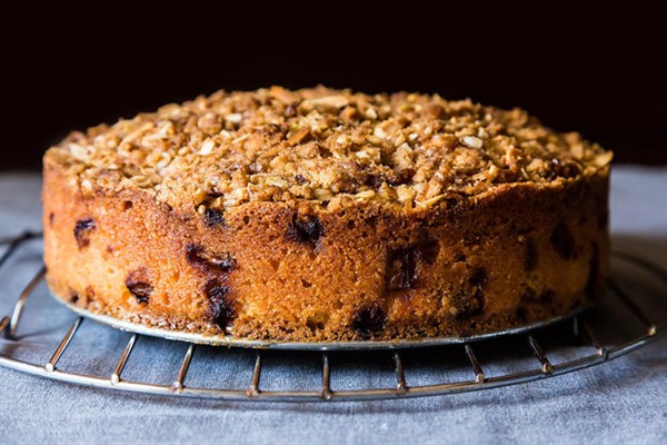 Rhubarb almond crumb cake