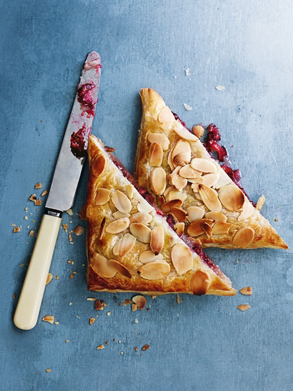 Rhubarb and almond hand pies