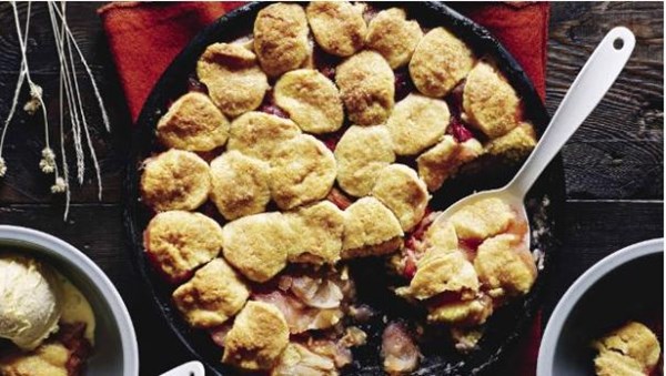 Rhubarb and apple cobbler