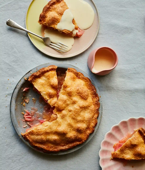 Rhubarb and apple pie