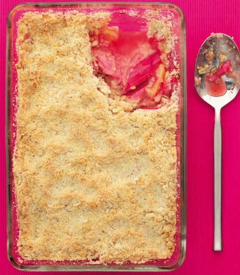 Rhubarb and blood orange crumble