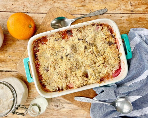 Rhubarb and blood orange crumble