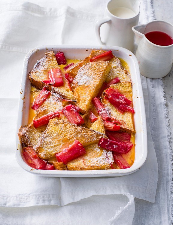 Rhubarb and custard bread and butter pudding