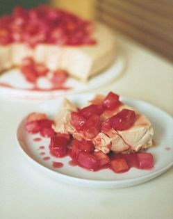 Rhubarb and custard cheesecake