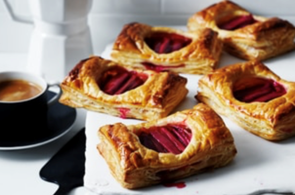 Rhubarb and custard Danishes