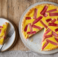 Rhubarb and custard tart
