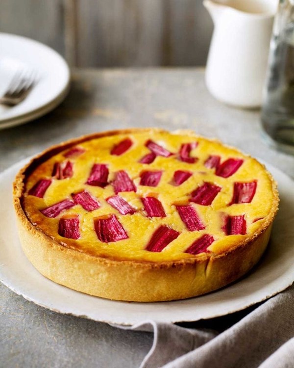 Rhubarb and custard tart with vanilla and star anise