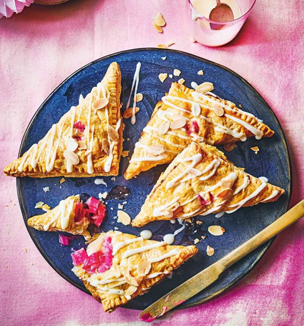 Rhubarb and frangipane hand pie