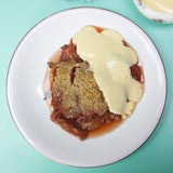 Rhubarb and ginger crumble