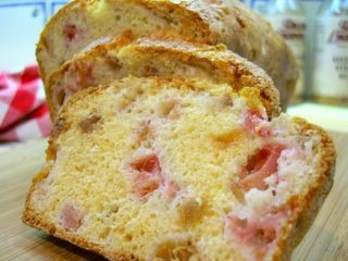 Rhubarb and ginger loaf cake