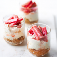 Rhubarb and maple cheesecakes