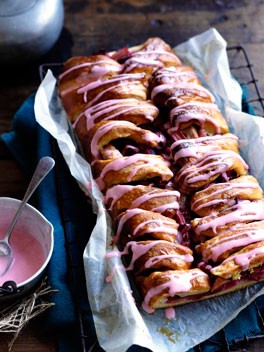 Rhubarb and pear yeast cake