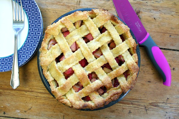 Rhubarb and raspberry balsamic pie