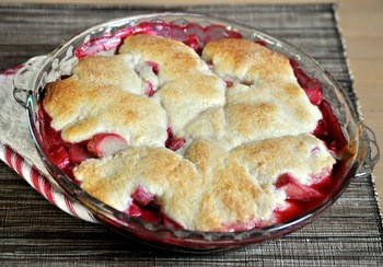 Rhubarb and raspberry cobbler