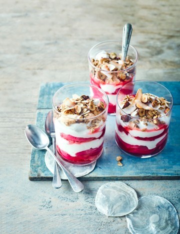 Rhubarb breakfast pots