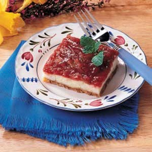 Rhubarb cheesecake desserts