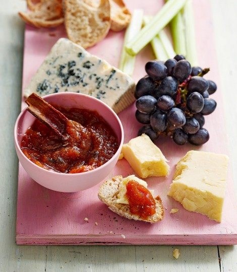 Rhubarb chutney