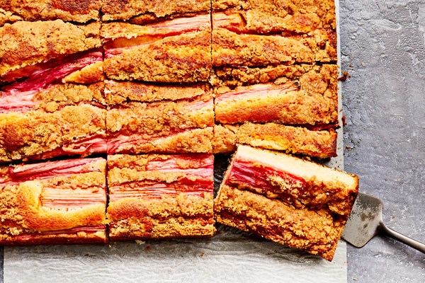 Rhubarb coffee cake