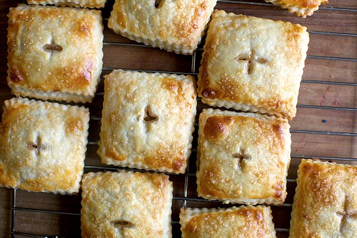 Rhubarb cream cheese hand pies