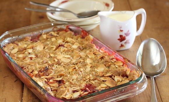 Rhubarb crumble