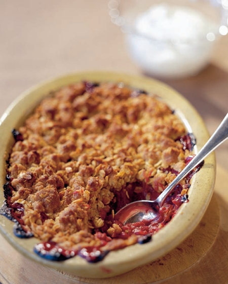 Rhubarb crumble