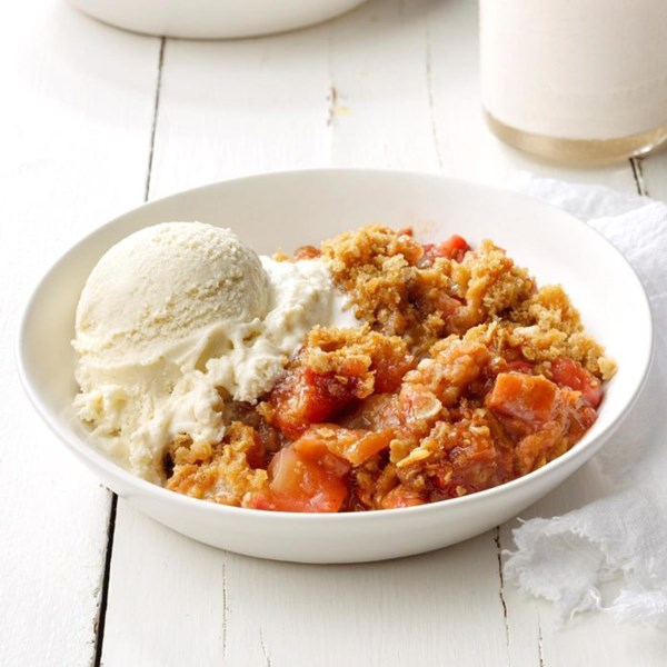 Rhubarb crumble