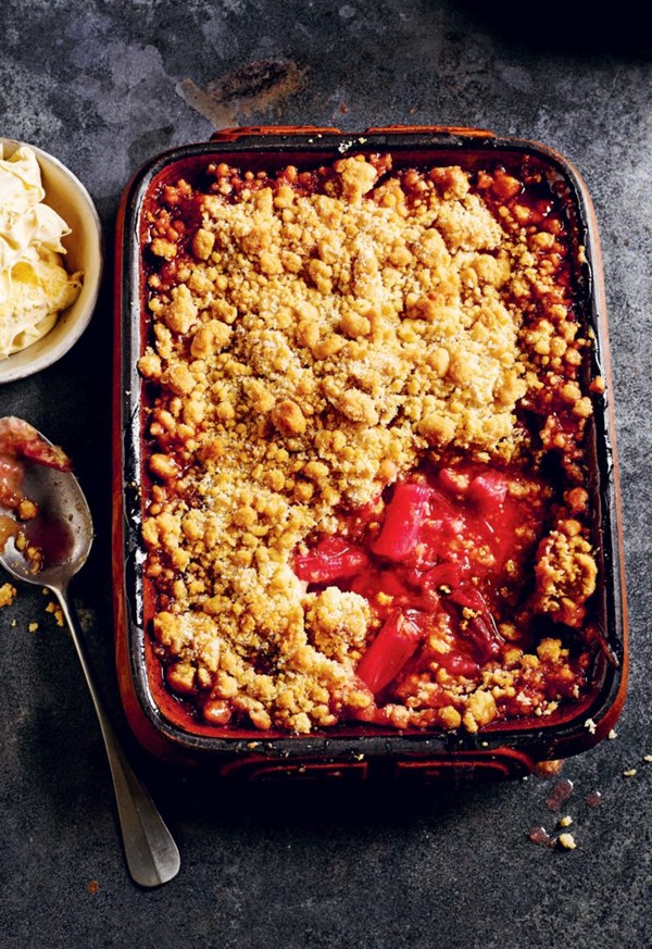 Rhubarb crumble