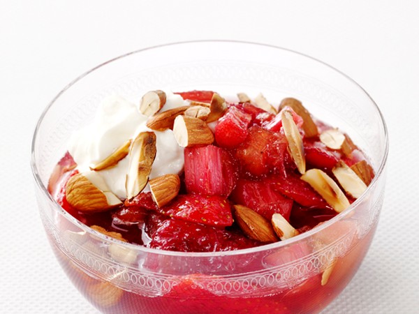 Rhubarb crumble