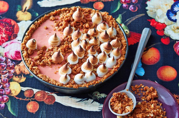 Rhubarb crumble meringue pie