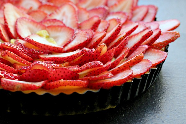 Rhubarb curd shortbread tart with fresh strawberries