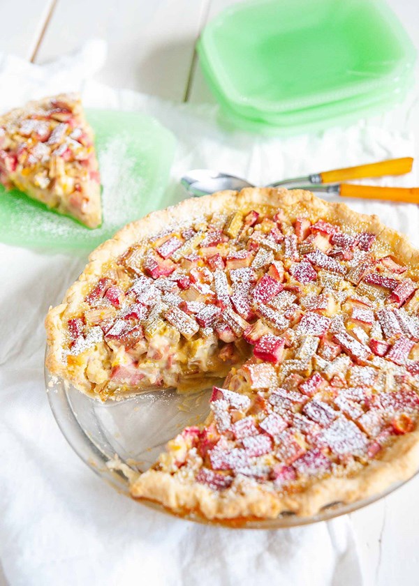 Rhubarb custard pie