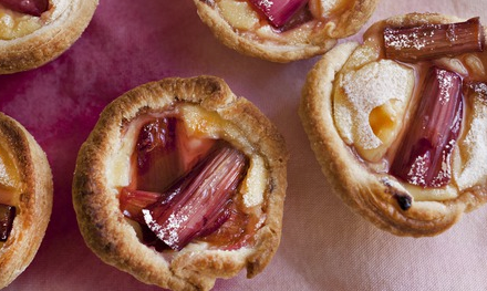 Rhubarb custard tarts
