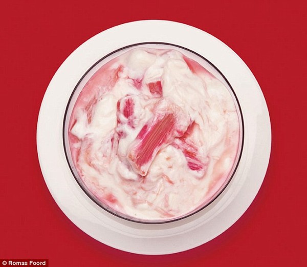 Rhubarb fool