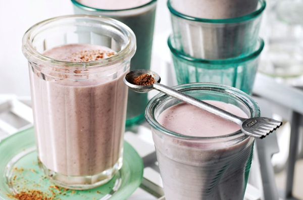 Rhubarb, honey and ginger lassi