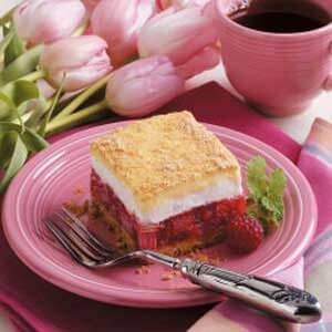 Rhubarb icebox dessert