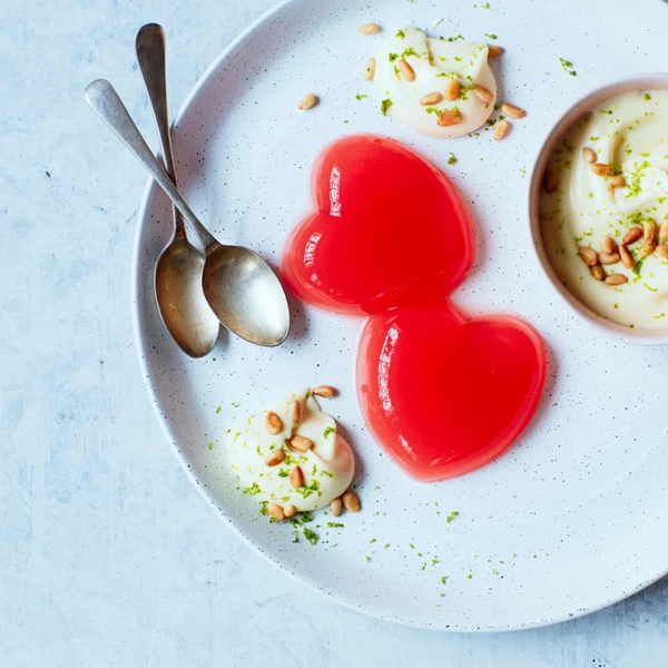 Rhubarb jellies with white chocolate cream