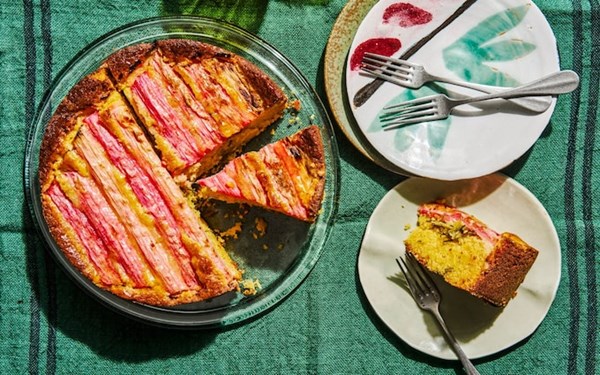 Rhubarb, marmalade and rosemary cake
